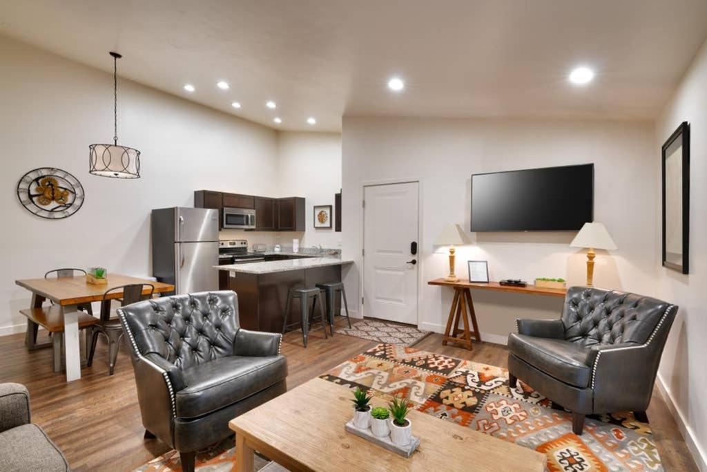 5K Top Floor Redcliff Condo, Pool & Hot Tub Moab Extérieur photo